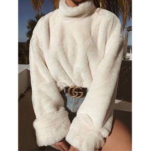 Short Winter ❄️ PLUSH top